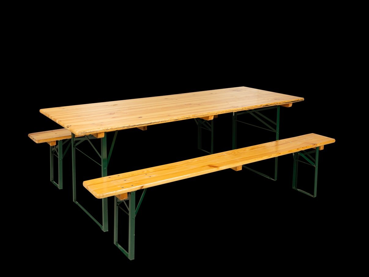 Biertafel met 2 banken