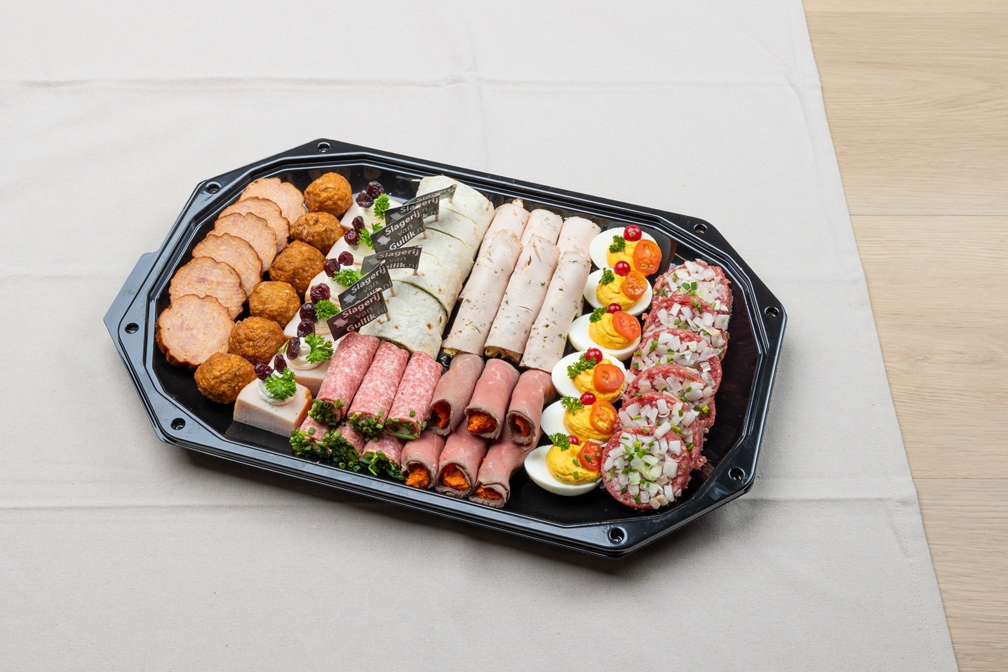 Hapjes schotel de Luxe 1