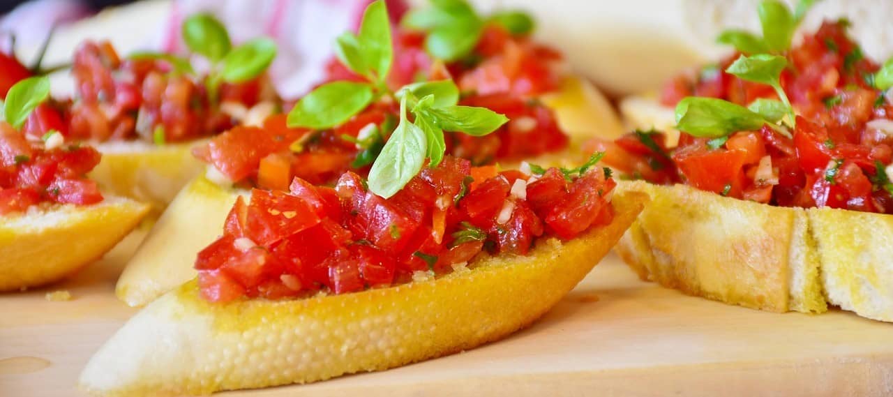 tomaat op een bruschetta