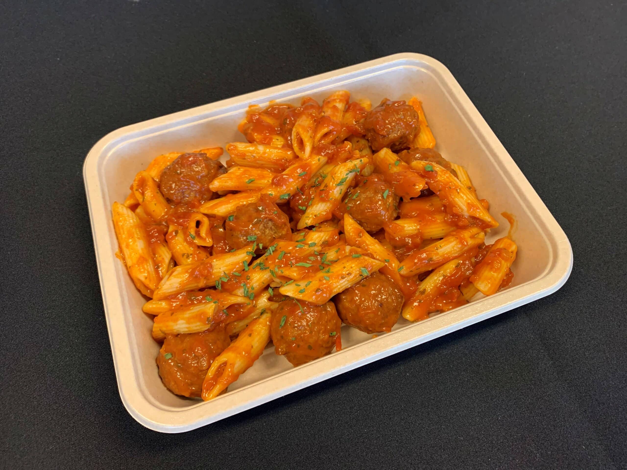 pasta pizza met gehaktballetjes