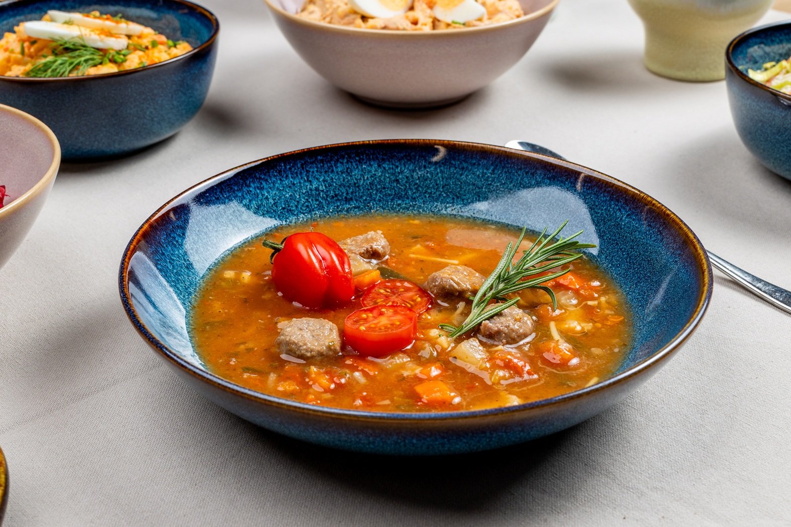 Saladebuffet met broden en soepen (warm bezorgen)