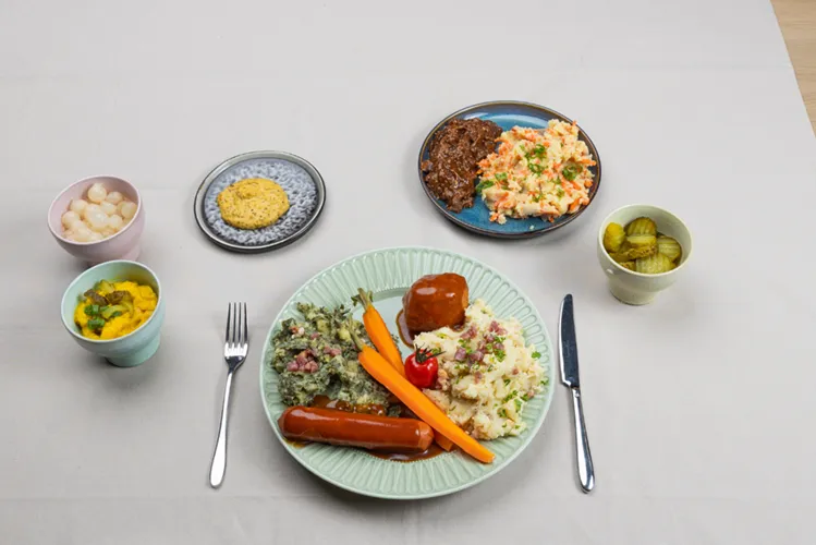 Boerenkoolpuree met wortels en bijgerechten