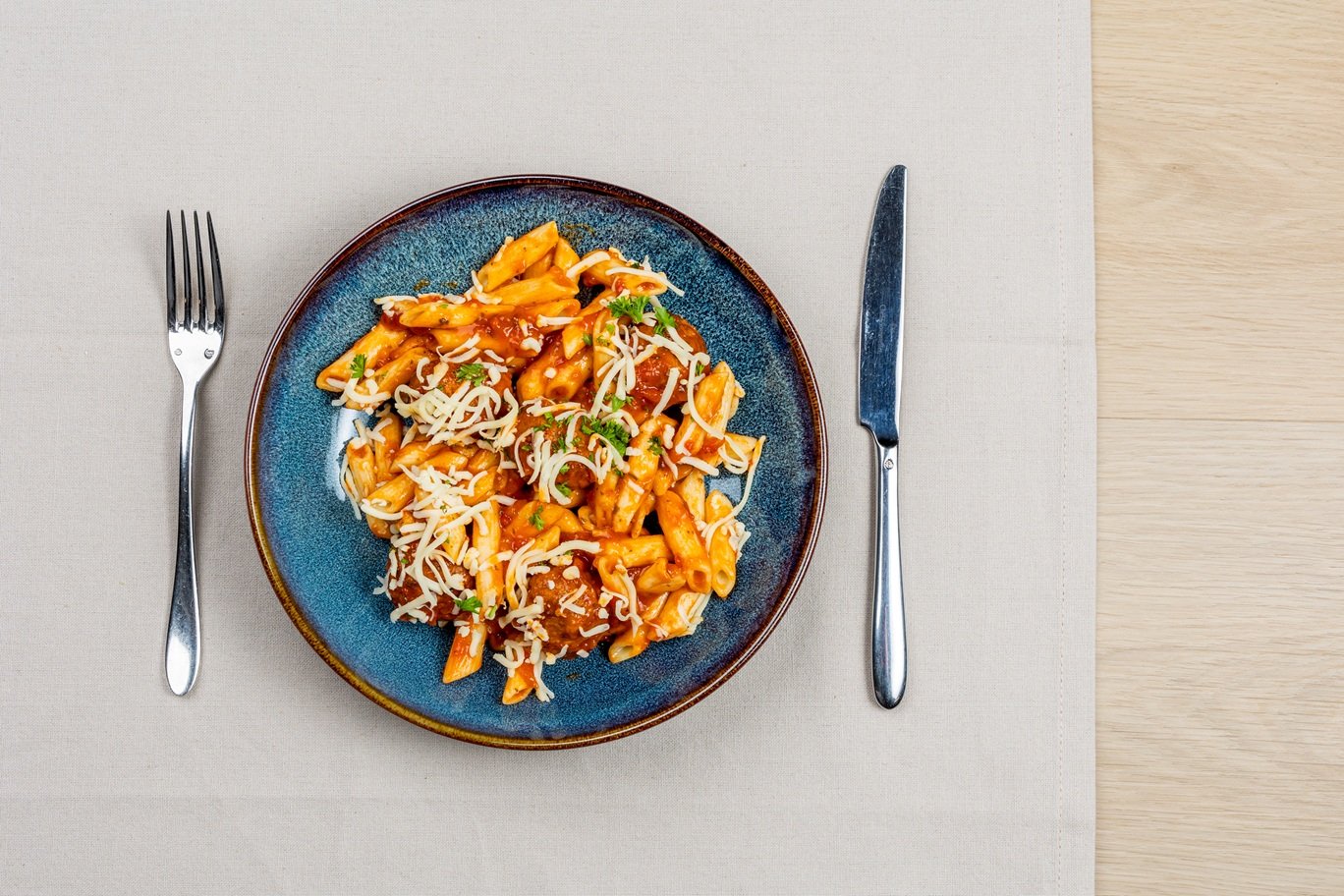 Pasta Pizza met gehaktballetjes